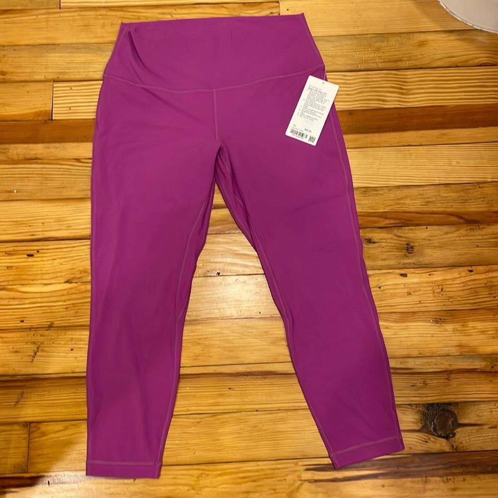 BNWT vivid plum 25in align leggings. Size 14